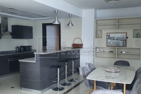 Снять в аренду квартиру в Дубай Марине, Дубай: 3 спальни, 199.3м², № 10749 - фото 2