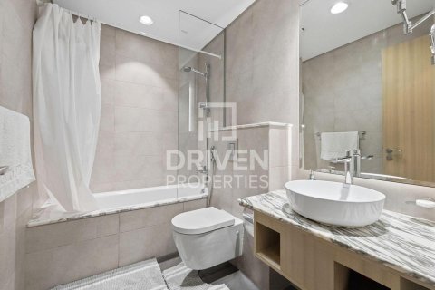 Apartment in Paramount Tower Hotel & Residences, Business Bay, Dubai 1 bedroom, 90.49 sq.m. № 129277 - photo 17