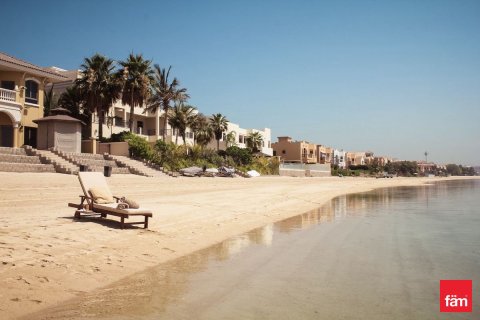 Villa in Palm Jumeirah, Dubai 4 bedrooms, 657.7 sq.m. № 59132 - photo 5