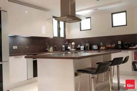 Villa in Palm Jumeirah, Dubai 4 bedrooms, 657.7 sq.m. № 59132 - photo 10