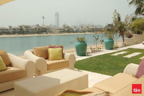 Villa in Palm Jumeirah, Dubai 4 bedrooms, 657.7 sq.m. № 59132 - photo 2