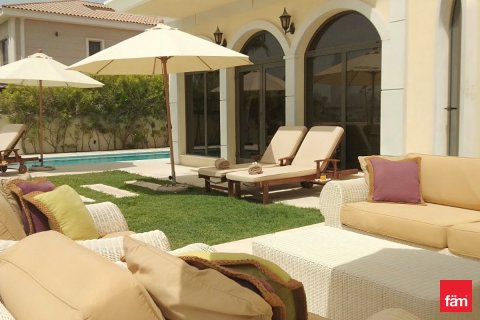 Villa in Palm Jumeirah, Dubai 4 bedrooms, 657.7 sq.m. № 59132 - photo 11