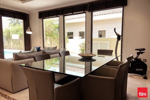 Villa in Palm Jumeirah, Dubai 4 bedrooms, 657.7 sq.m. № 59132 - photo 15