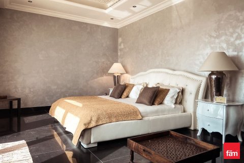 Villa in Palm Jumeirah, Dubai 4 bedrooms, 657.7 sq.m. № 59132 - photo 14