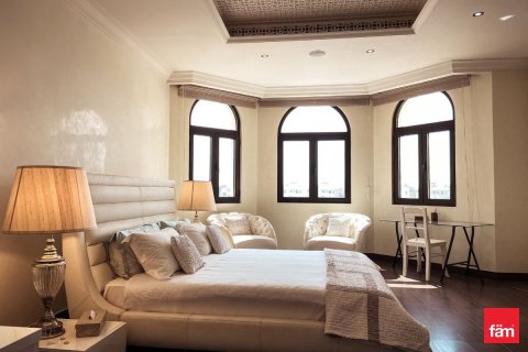 Villa in Palm Jumeirah, Dubai 4 bedrooms, 657.7 sq.m. № 59132 - photo 13