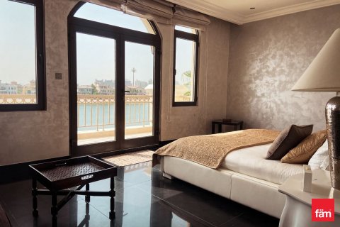 Villa in Palm Jumeirah, Dubai 4 bedrooms, 657.7 sq.m. № 59132 - photo 9