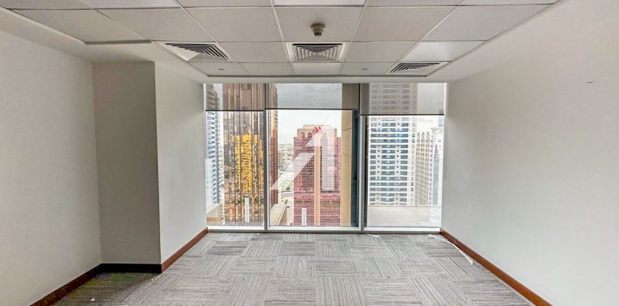 Office in Sheikh Zayed Road, Dubai 145 sq.m. № 101450