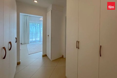 Villa in Dubai 4 bedrooms, 640 sq.m. № 141741 - photo 7