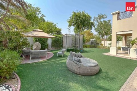 Villa in Dubai 4 bedrooms, 640 sq.m. № 141741 - photo 3