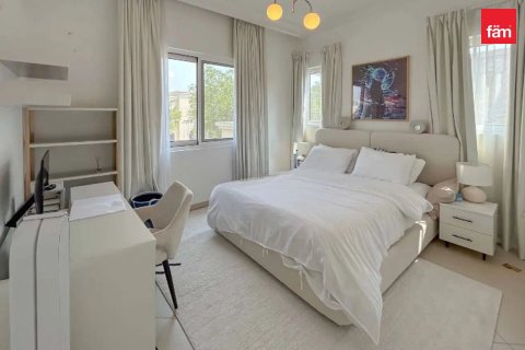 Villa in Dubai 4 bedrooms, 640 sq.m. № 141741 - photo 8