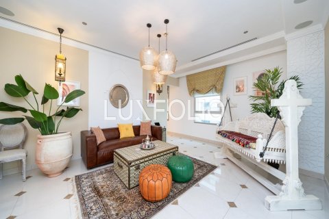 Penthouse in Dubai Marina, Dubai 5 bedrooms, 5093 sq.m. № 46027 - photo 2