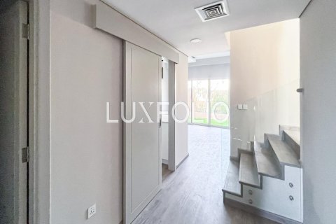 Townhouse in Al Andalus, Jumeirah Golf Estates, Dubai 2 bedrooms, 152 sq.m. № 46026 - photo 2