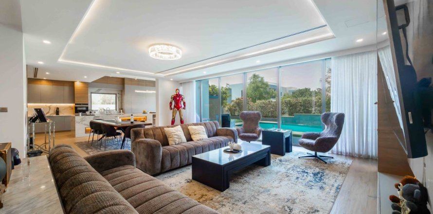 Villa in Dubai Hills Estate, Dubai 5 bedrooms, 609.4 sq.m. № 135325