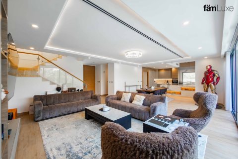Villa in Dubai Hills Estate, Dubai 5 bedrooms, 609.4 sq.m. № 135325 - photo 18