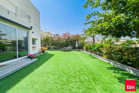 Villa à Dubai, 4 chambres, 560.4 m², № 40380 - photo 6