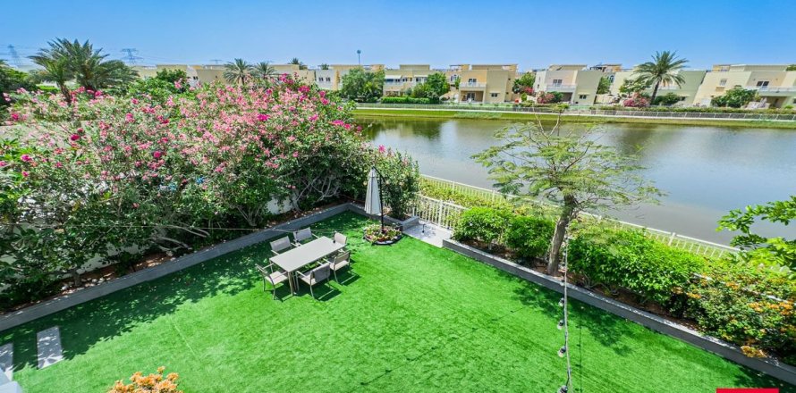 Villa à Dubai, 4 chambres, 560.4 m², № 40380