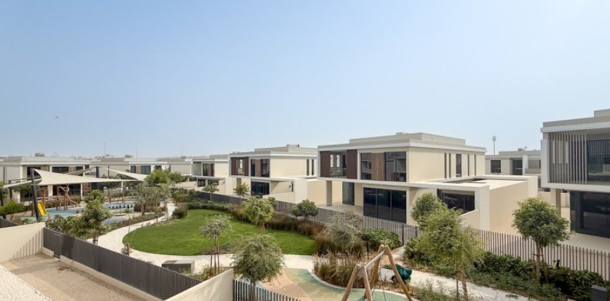 Villa in Dubai 4 bedrooms, 377.4 sq.m. № 42806
