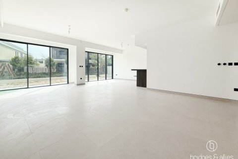 Villa in Dubai 4 bedrooms, 377.4 sq.m. № 42806 - photo 2