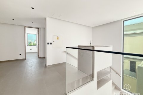 Villa in Dubai 4 bedrooms, 377.4 sq.m. № 42806 - photo 8