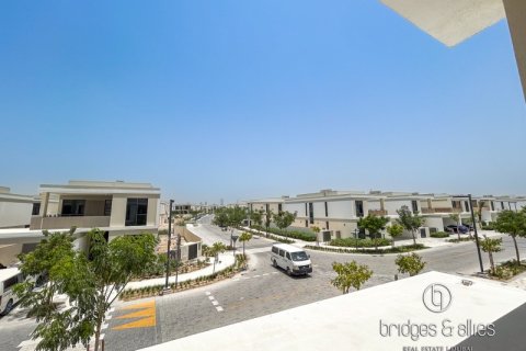 Villa en Dubai, 4 dormitorios, 377.4 m², № 42809 - foto 5