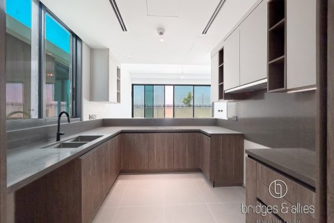 Villa en Dubai, 4 dormitorios, 377.4 m², № 42809 - foto 4