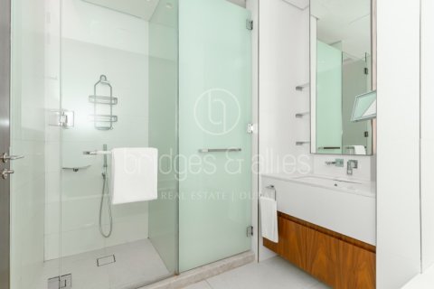 Apartamento en The Hills, Dubai, 2 dormitorios, 155.8 m², № 42808 - foto 24