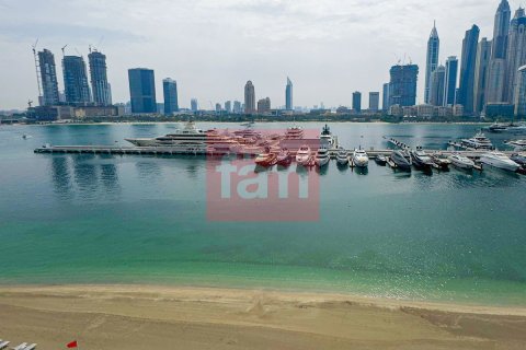 Apartment in Dubai Harbour, Dubai 1 bedroom, 67.9 sq.m. № 11460 - photo 1
