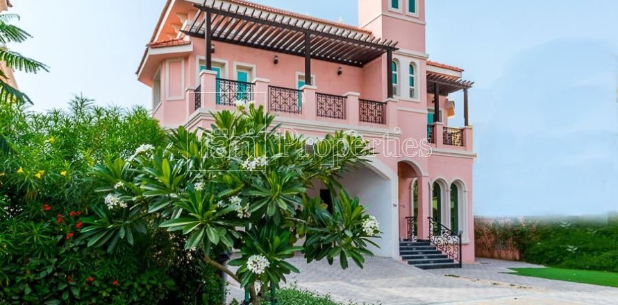 Villa à Dubai, 6 chambres, 555 m², № 100339