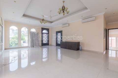 Villa à Dubai, 6 chambres, 555 m², № 100339 - photo 3