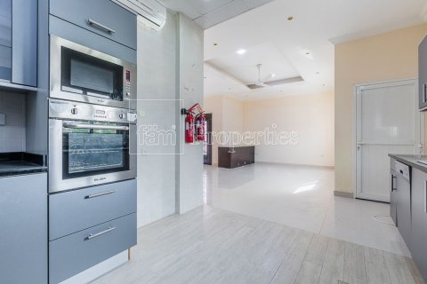 Villa à Dubai, 6 chambres, 555 m², № 100339 - photo 5