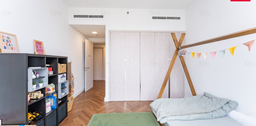 Apartment in Al Furjan, Dubai 3 bedrooms, 244 sq.m. № 100330