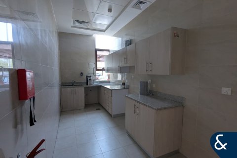 Villa in Jumeirah Village Circle, Dubai 3 bedrooms, 286 sq.m. № 76670 - photo 5