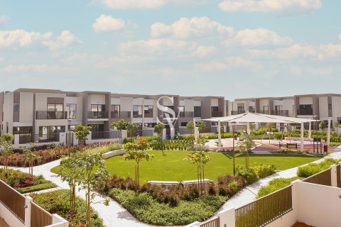 Townhouse in Dubai 3 bedrooms, 164 sq.m. № 121747