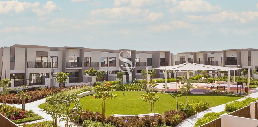 Townhouse in Dubai 3 bedrooms, 164 sq.m. № 121747