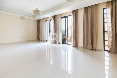 Townhouse in DAMAC Hills (Akoya by DAMAC), Dubai 5 bedrooms, 237 sq.m. № 24861 - photo 16