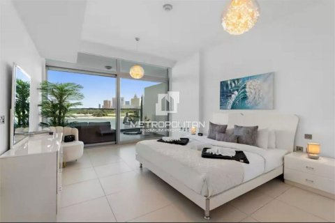 Apartment in Azure Residences, Palm Jumeirah, Dubai 1 bedroom, 106 sq.m. № 15914 - photo 1
