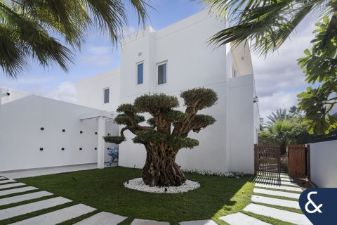 Villa en Arabian Ranches, Dubai, 5 dormitorios, 511 m², № 98661 - foto 2