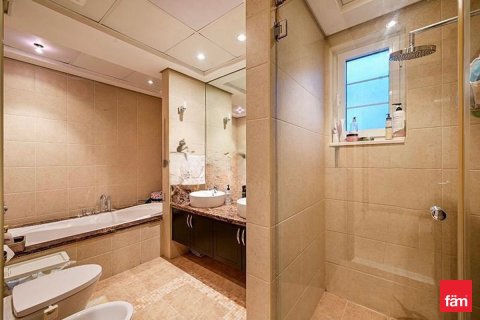 Villa in Dubai 3 bedrooms, 524.2 sq.m. № 89319 - photo 18