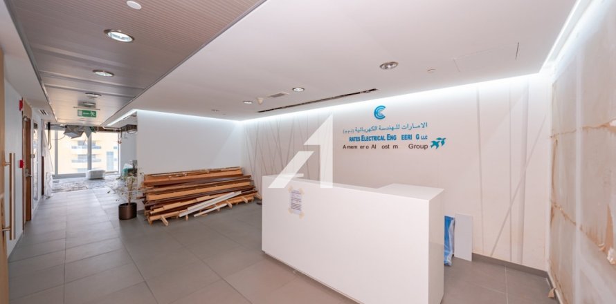 مكتب في Sheikh Zayed Road, دبي 709 م² رقم 94306