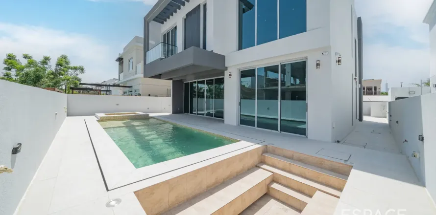 Villa in Jumeirah Park, Dubai 5 bedrooms, 390 sq.m. № 61766