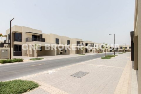 Villa en Dubai Hills Estate, Dubai, 4 dormitorios, 221.8 m², № 196 - foto 1