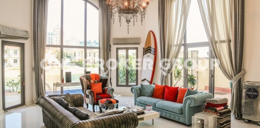 Вилла в Пальме Джумейре, Дубай, 4 спальни, 622м², № 192