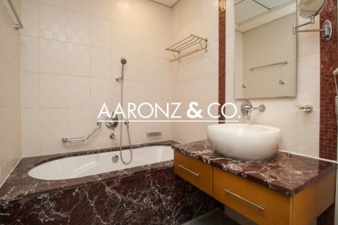 Снять в аренду квартиру в Джумейра Бич Резиденс, Дубай: 2 спальни, 136м², № 92921 - фото 11