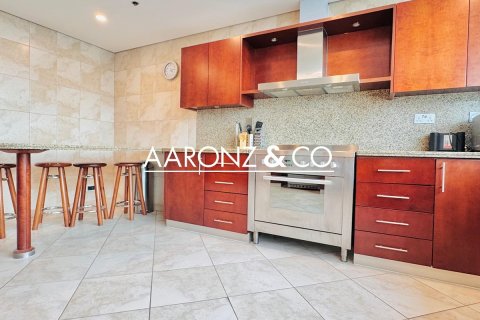 Снять в аренду квартиру в Джумейра Бич Резиденс, Дубай: 4 спальни, 344м², № 92924 - фото 10