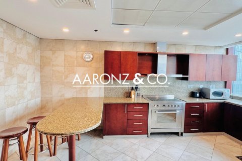 Снять в аренду квартиру в Джумейра Бич Резиденс, Дубай: 4 спальни, 344м², № 92924 - фото 14