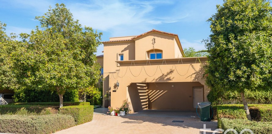 Villa in Dubai 4 bedrooms, 309.27 sq.m. № 119420
