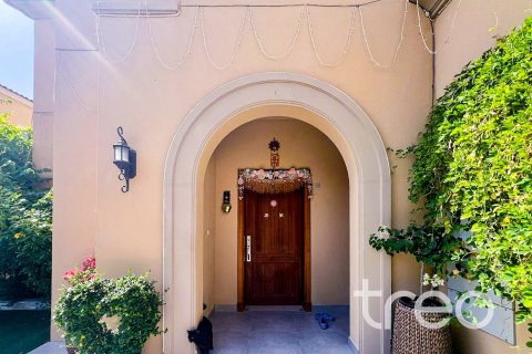Villa in Dubai 4 bedrooms, 309.27 sq.m. № 119420 - photo 2