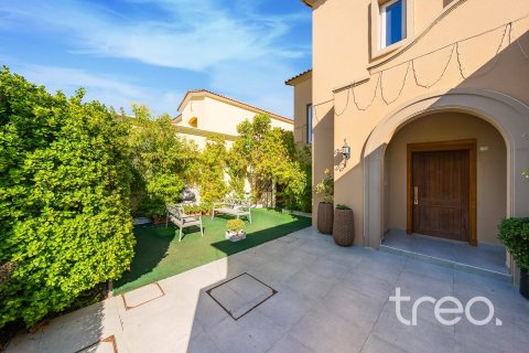 Villa in Dubai 4 bedrooms, 309.27 sq.m. № 119420 - photo 3