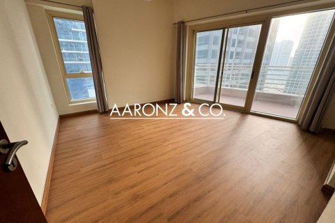 Купить квартиру в Icon Tower 2, Джумейра Лейк Тауэрс, Дубай: 2 спальни, 87м², № 97451 - фото 2