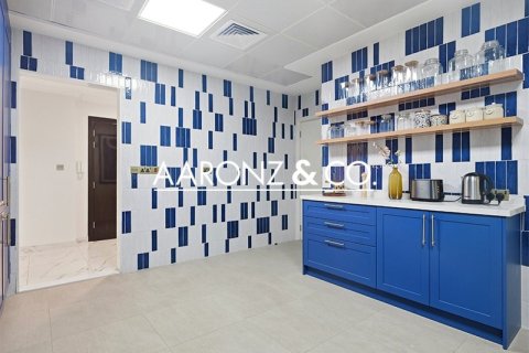 Appartement à Jumeirah Lake Towers, Dubai, 4 chambres, 442 m², № 97452 - photo 17